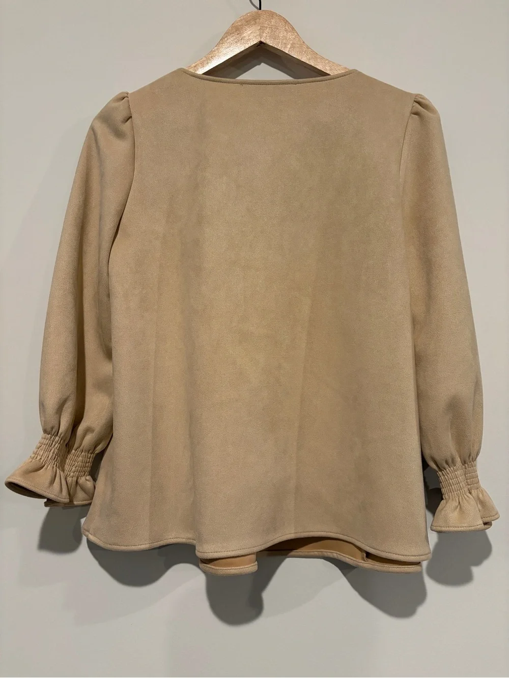 Tuckernuck Size S Tan Faux Suede Easton Swing V-Neck Smocked Cuff Blouse Top